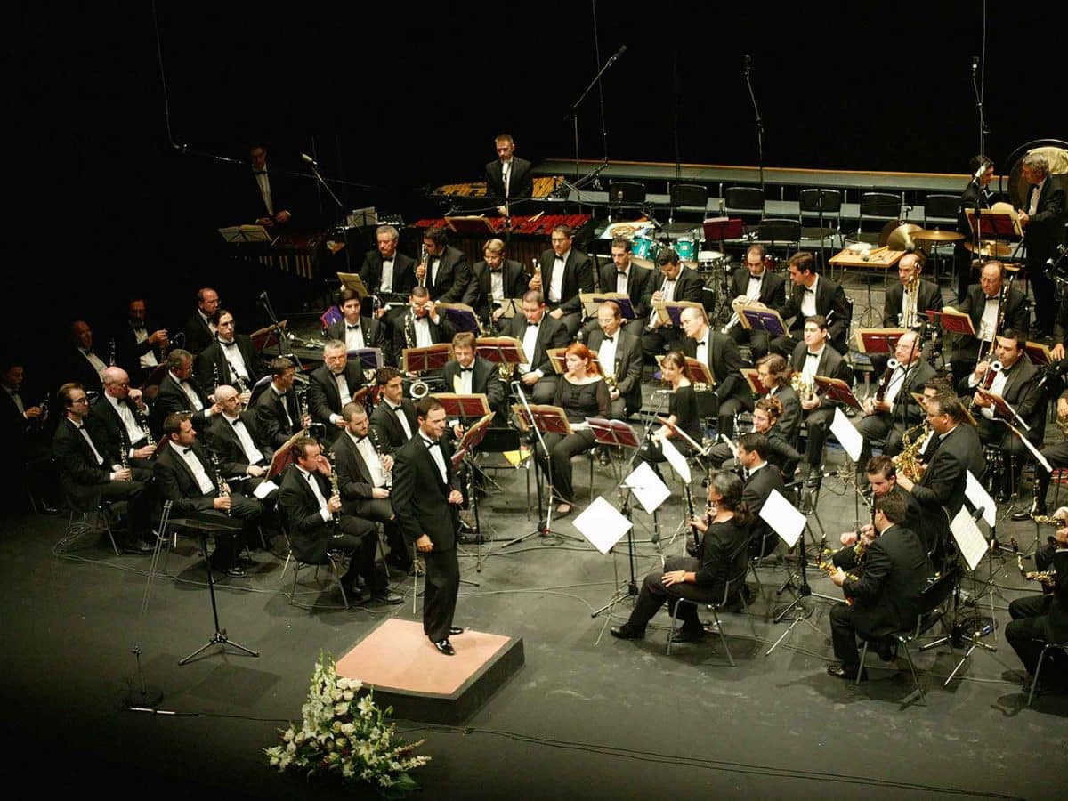 Gran concierto gratis de la Banda Sinfónica Municipal de Sevilla en la calle Asunción.