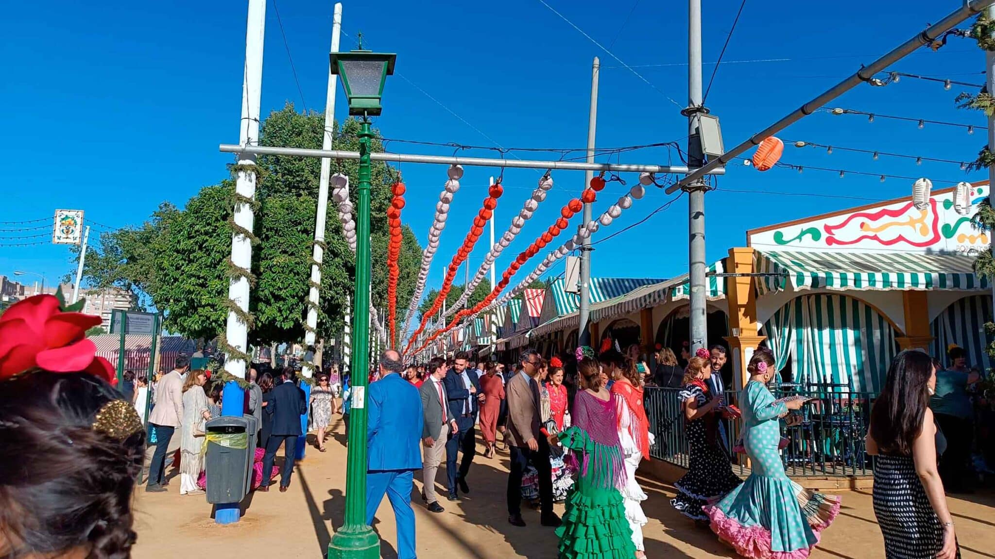 La Feria de Abril recibe a más de 300.000 personas por tercer día