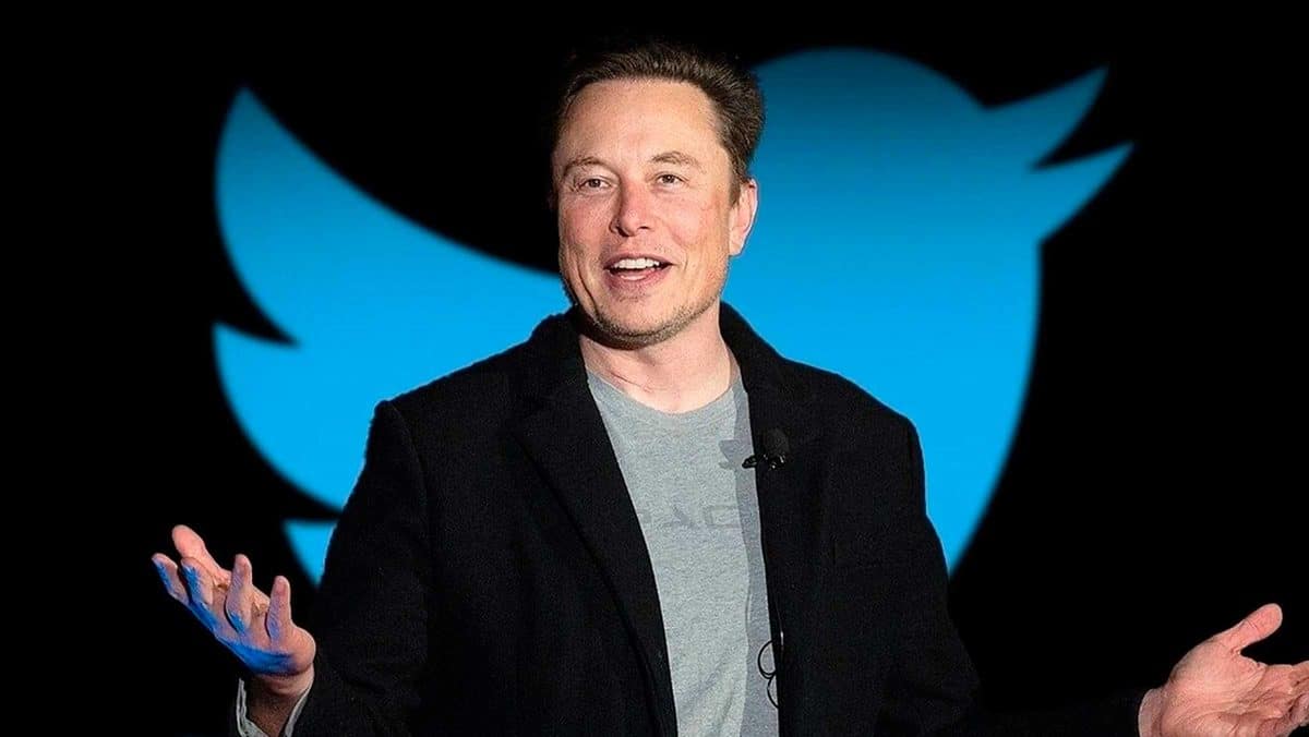 Elon Musk decide suprimir el tick azul de Twitter acaparando portadas, pantallas... y memes