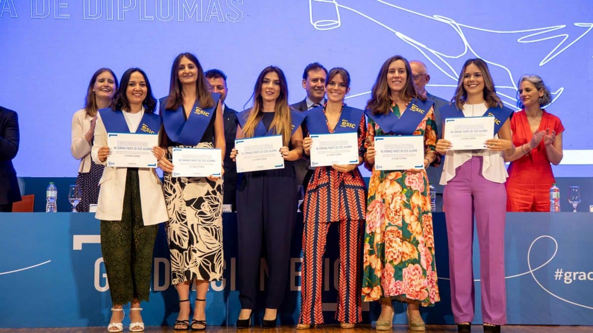 Imagen de la graduación en ESIC