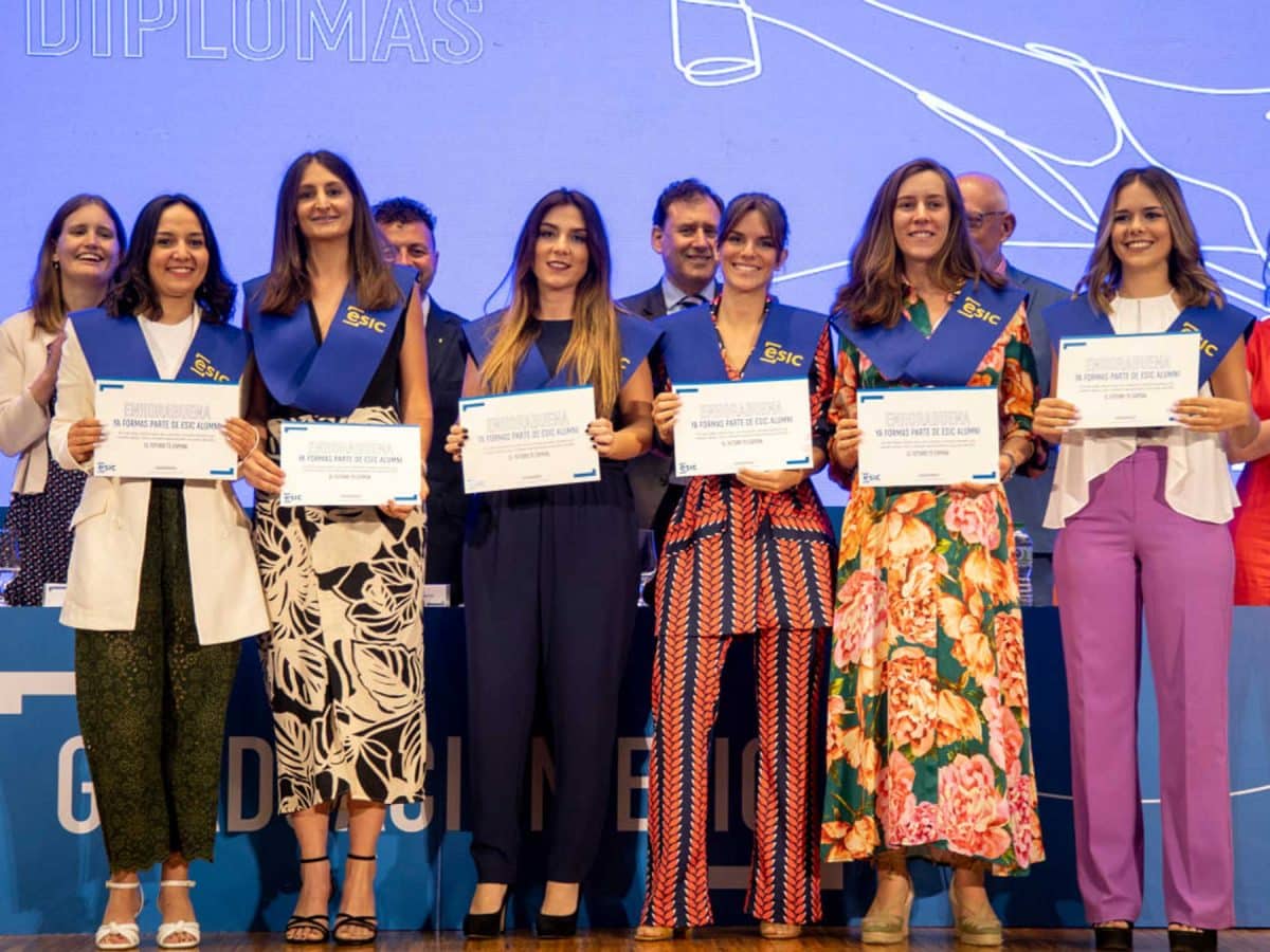 Imagen de la graduación en ESIC
