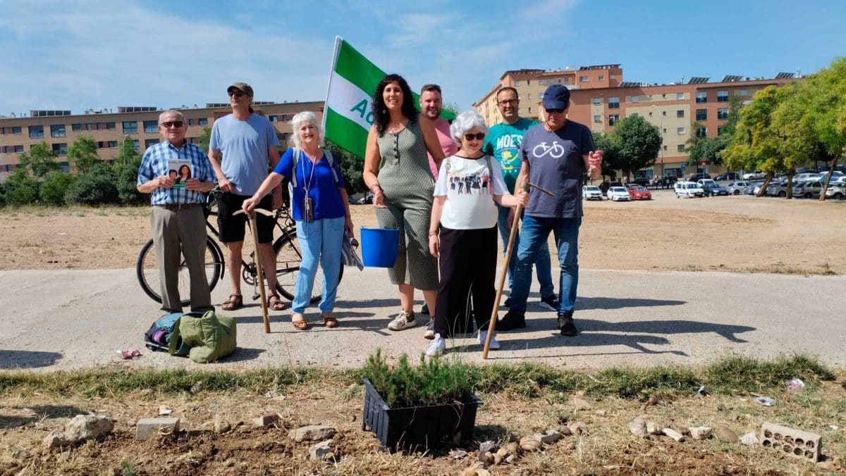 Adelante-Andalucía-planta-árboles