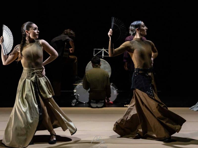 Imagen del espectáculo de danza «Alegorías» tomada por Alain Scherer