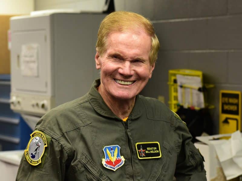 Nelson, en su visita a la Base de la Fuerza Aérea de Tyndall, en Florida