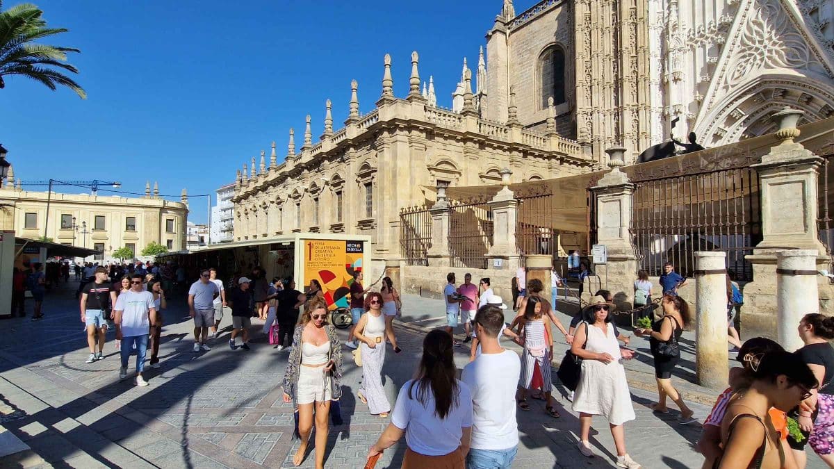Este evento se celebra entre la Catedral y el Archivo de Indias
