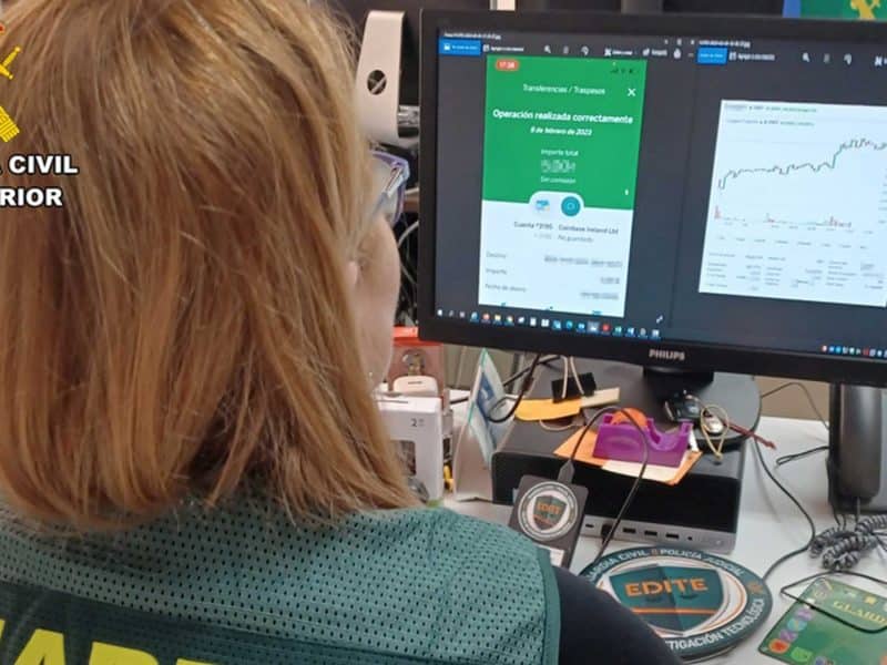 Una agente de Guardia Civil investiga los registros relacionados con esta trama