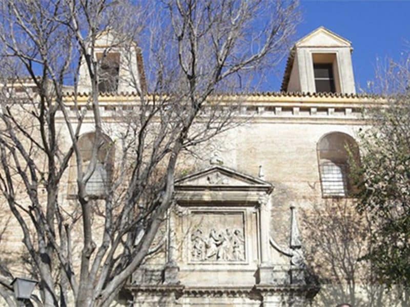 Restauración de la portada del convento de Santa Isabel financiada por el Ayuntamiento.