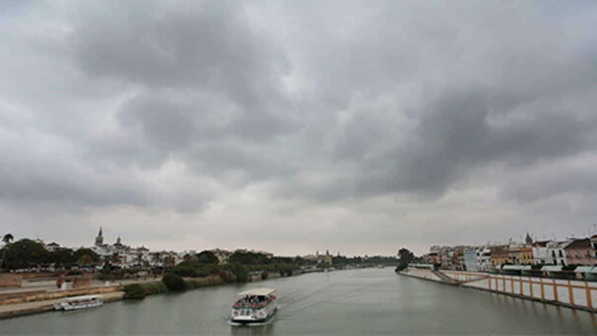 Esta semana en Sevilla se esperan cielos nublados con precipitaciones, siendo el martes el día con más probabilidades.
