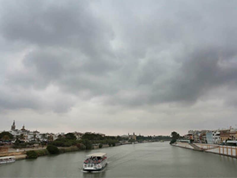 Esta semana en Sevilla se esperan cielos nublados con precipitaciones, siendo el martes el día con más probabilidades.
