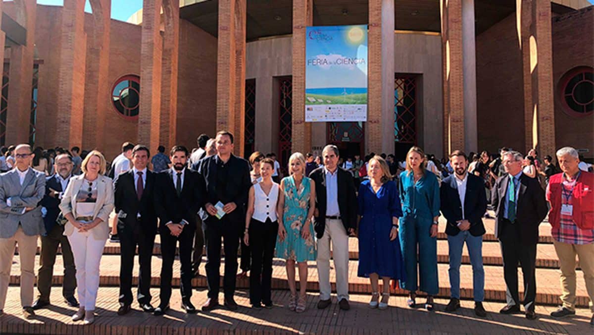 El IAM colabora con la Feria de la Ciencia para alentar las vocaciones científicas en las niñas.