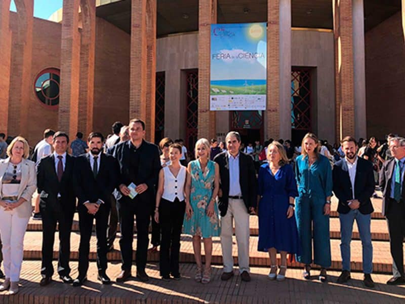 El IAM colabora con la Feria de la Ciencia para alentar las vocaciones científicas en las niñas.