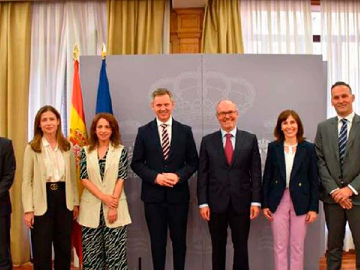 Miñones traslada sus felicitaciones a HIPRA, empresa que ha producido la primera vacuna española contra el Covid-19