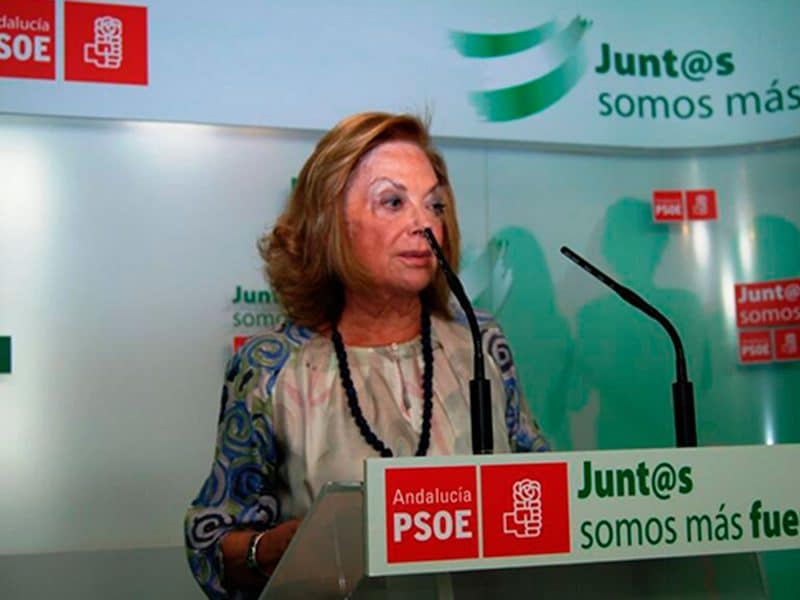 Amparo Rubiales llama «judío nazi» a Elías Bendodo en Twitter.