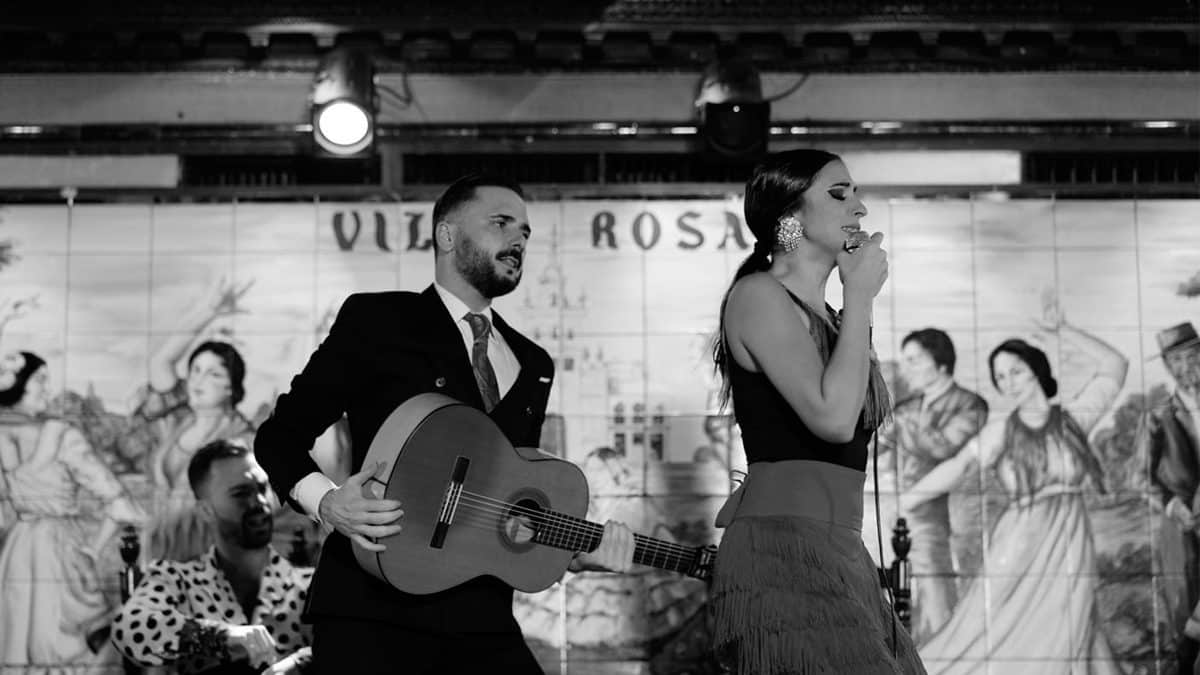 María Peláe. mariapelaeoficial en Facebook