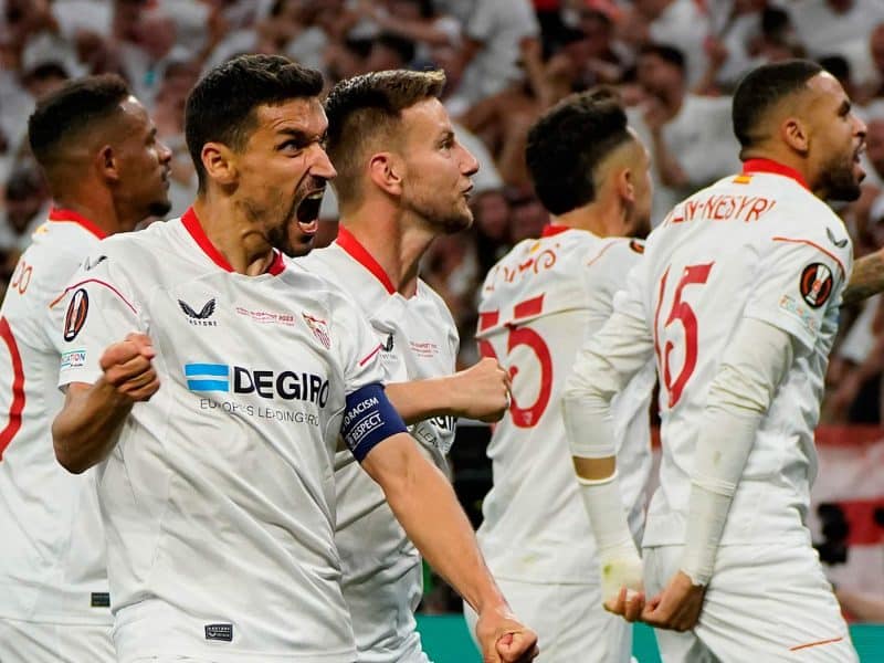 Navas, capitán sevillista, eufórico en Budapest