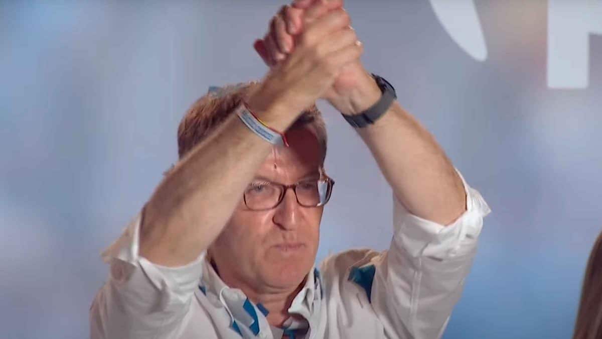 Alberto Núñez Feijóo en el balcón de Génova la noche del 24 de julio