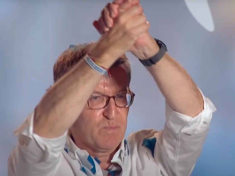 Alberto Núñez Feijóo en el balcón de Génova la noche del 24 de julio