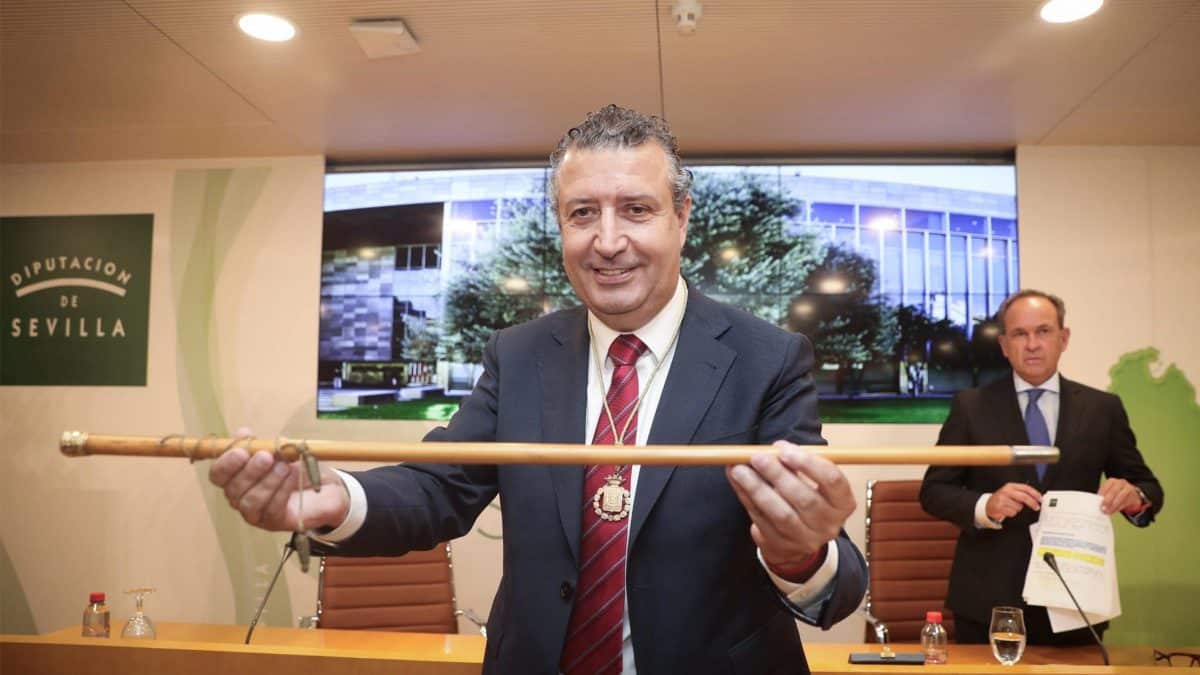 Javier Fernández, presidente de la Diputación Provincial de Sevilla