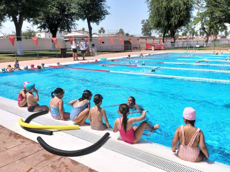 Piscina en Dos Hermanas durante el verano