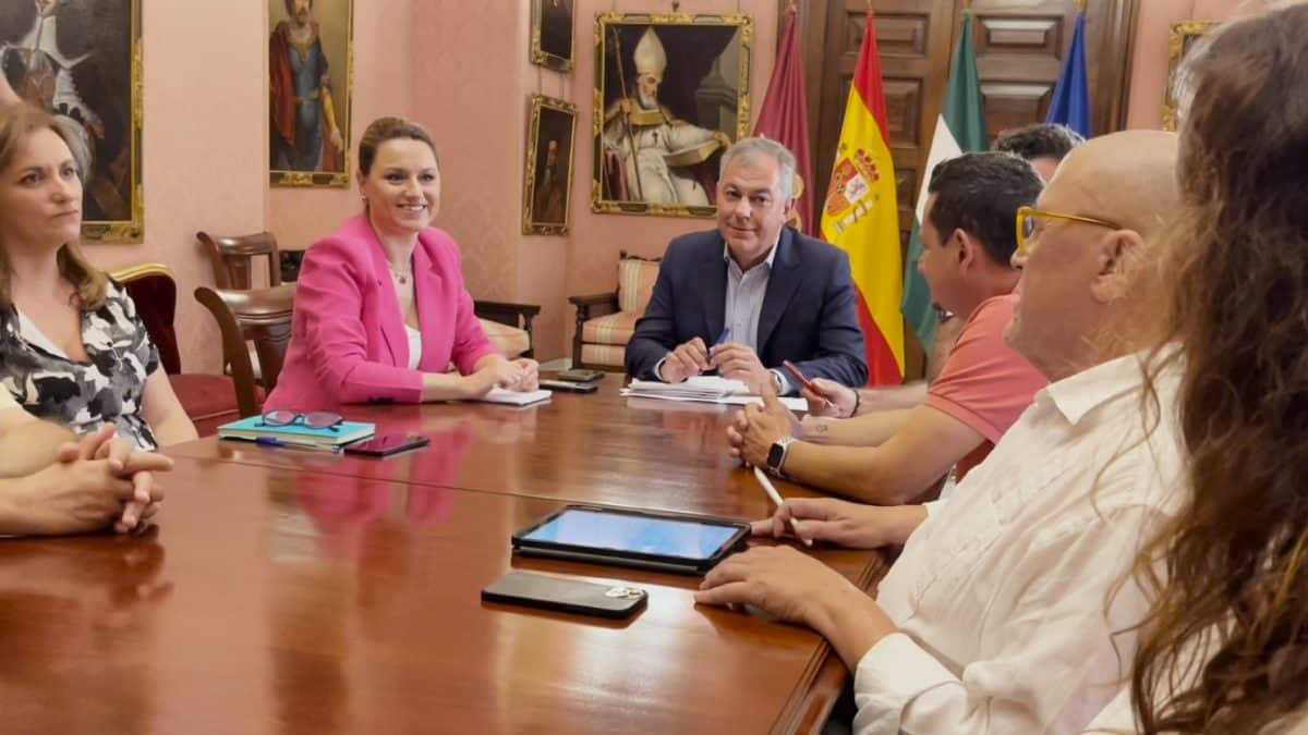 Reunión entre José Luis Sanz y el sector audiovisual andaluz en el Ayuntamiento