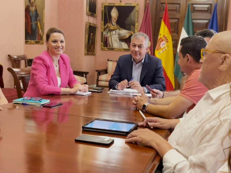 Reunión entre José Luis Sanz y el sector audiovisual andaluz en el Ayuntamiento