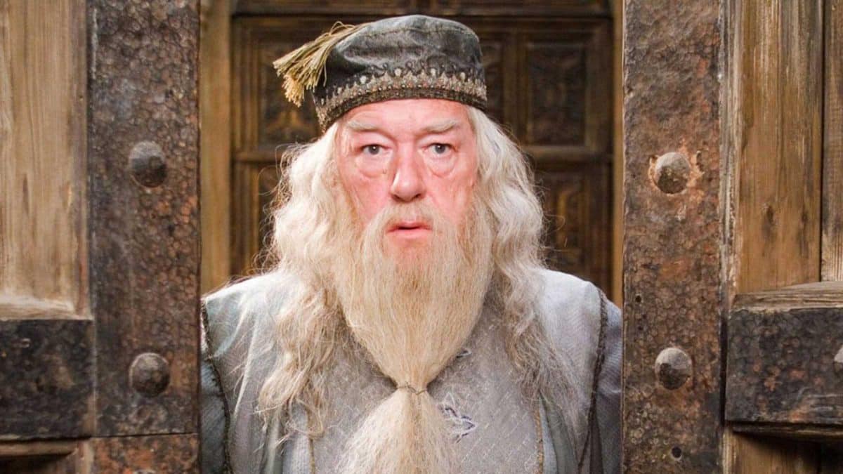 Michael Gambon como Dumbledore, un personaje de la saga de Harry Potter