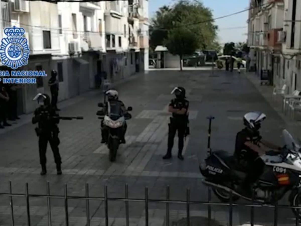 Varios agentes de Policía Nacional en la Esquina del Gato