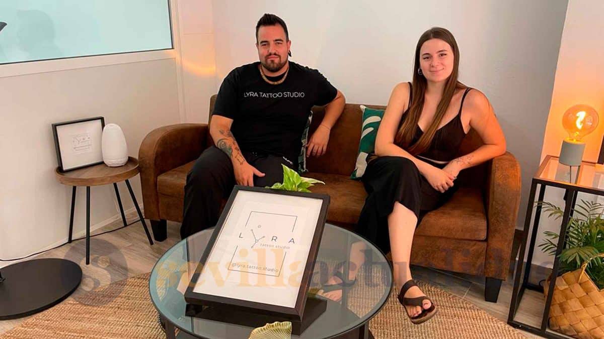 Socios de Lyra Tattoo Studio, negocio de tatuaje en Sevilla / Clara Fajardo