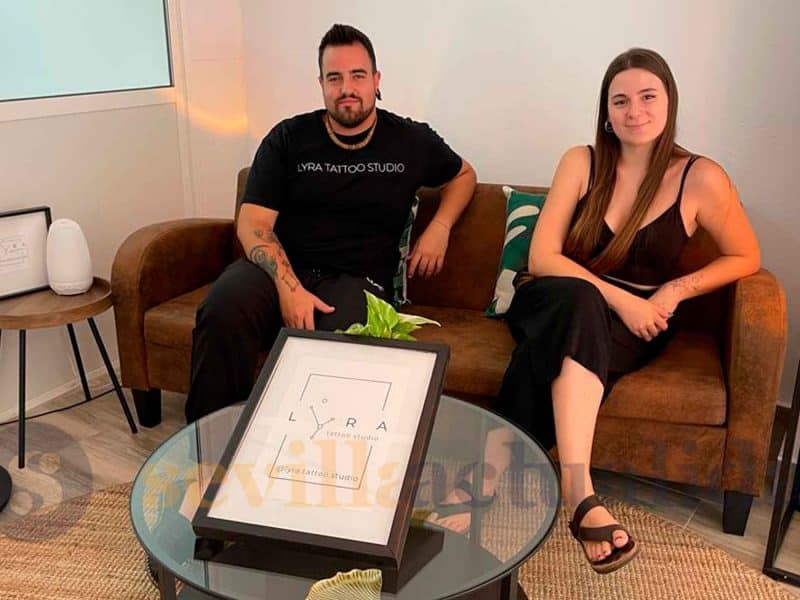 Socios de Lyra Tattoo Studio, negocio de tatuaje en Sevilla / Clara Fajardo