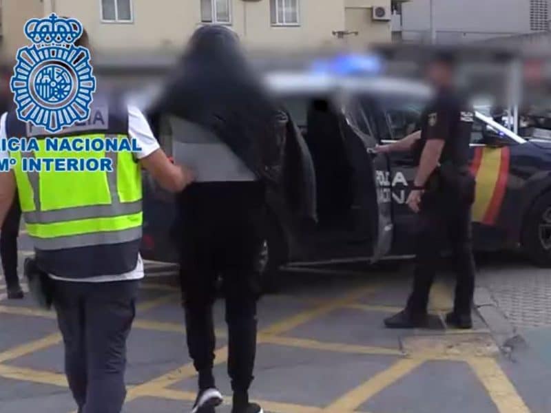 Imagen de un miembro de Biris detenido