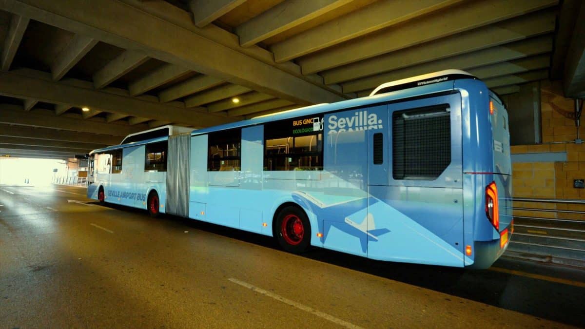 Nuevo autobús de la línea Especial Aeropuerto
