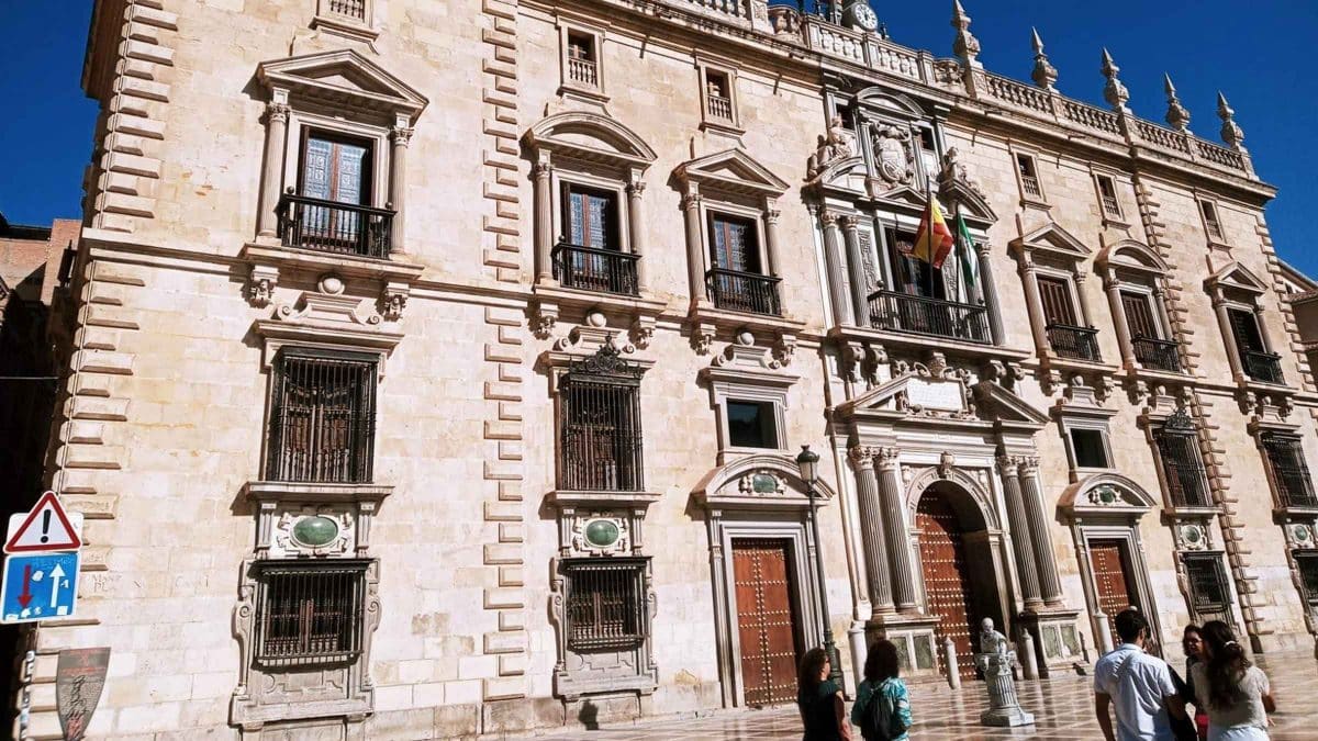 Fachada de la sede del TSJA