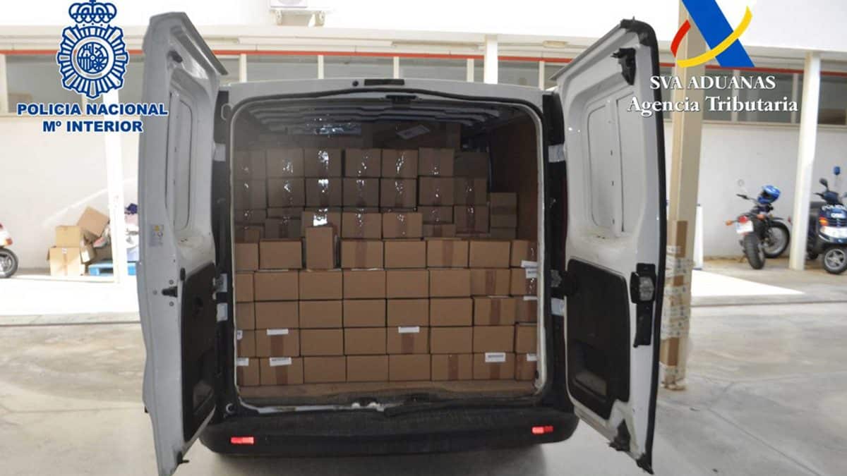 Furgoneta cargada de tabaco de contrabando encontrada en Écija