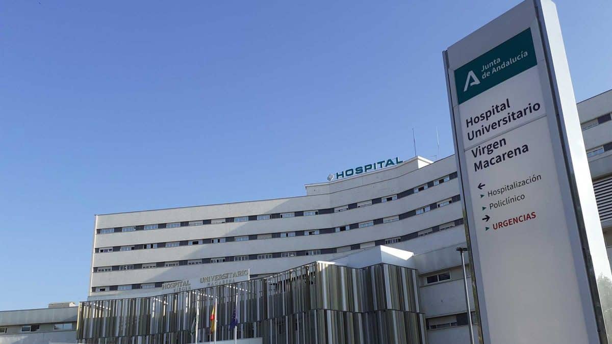 Entrada al Hospital Universitario Virgen Macarena