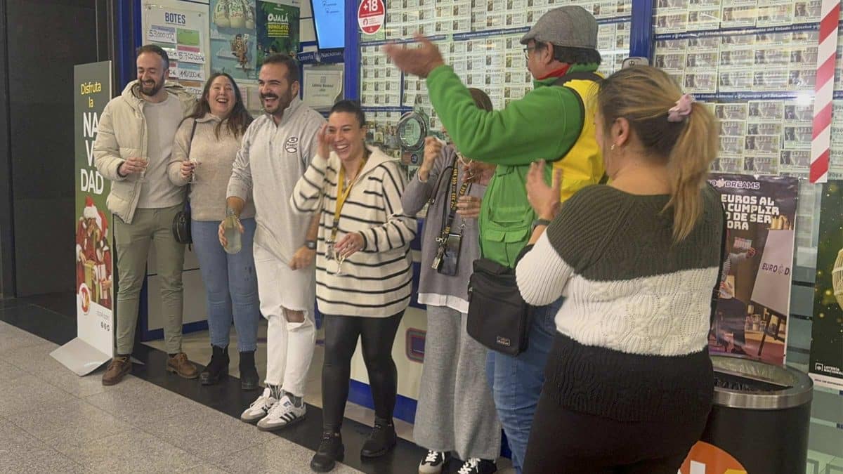 Celebración por la caída del Gordo en Écija
