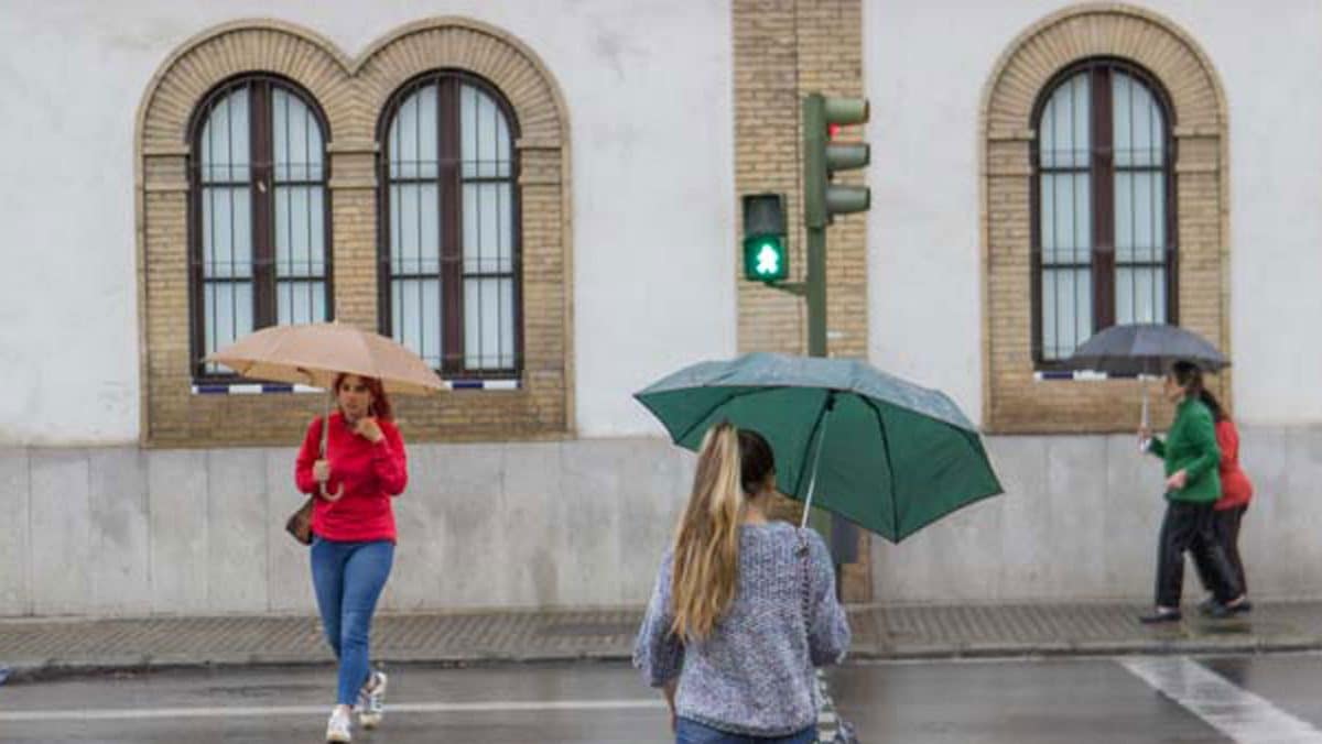 Fotografía de un día lluvioso en las calles de Sevilla / Pablo López