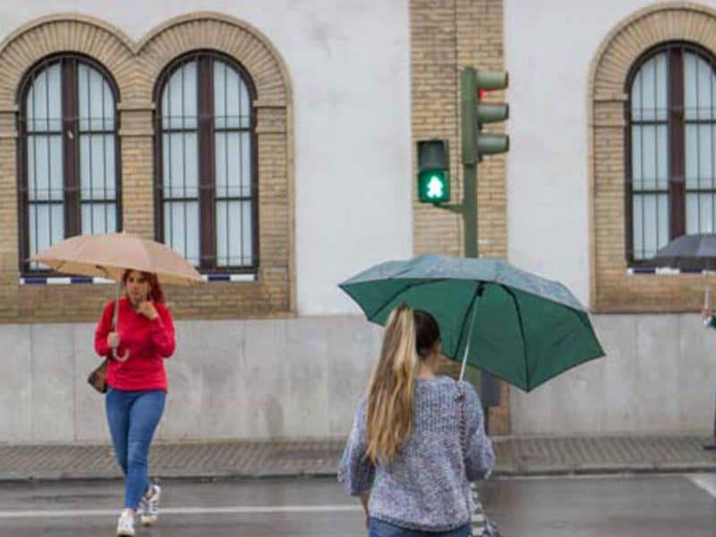 Fotografía de un día lluvioso en las calles de Sevilla / Pablo López