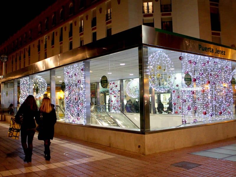 La parada de Puerta Jerez con adornos navideños
