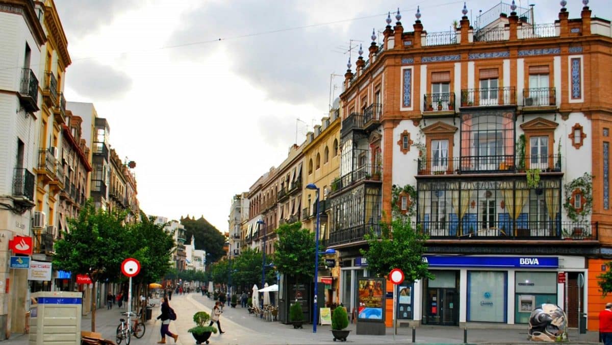 La calle trianera de San Jacinto, donde se produjo este altercado