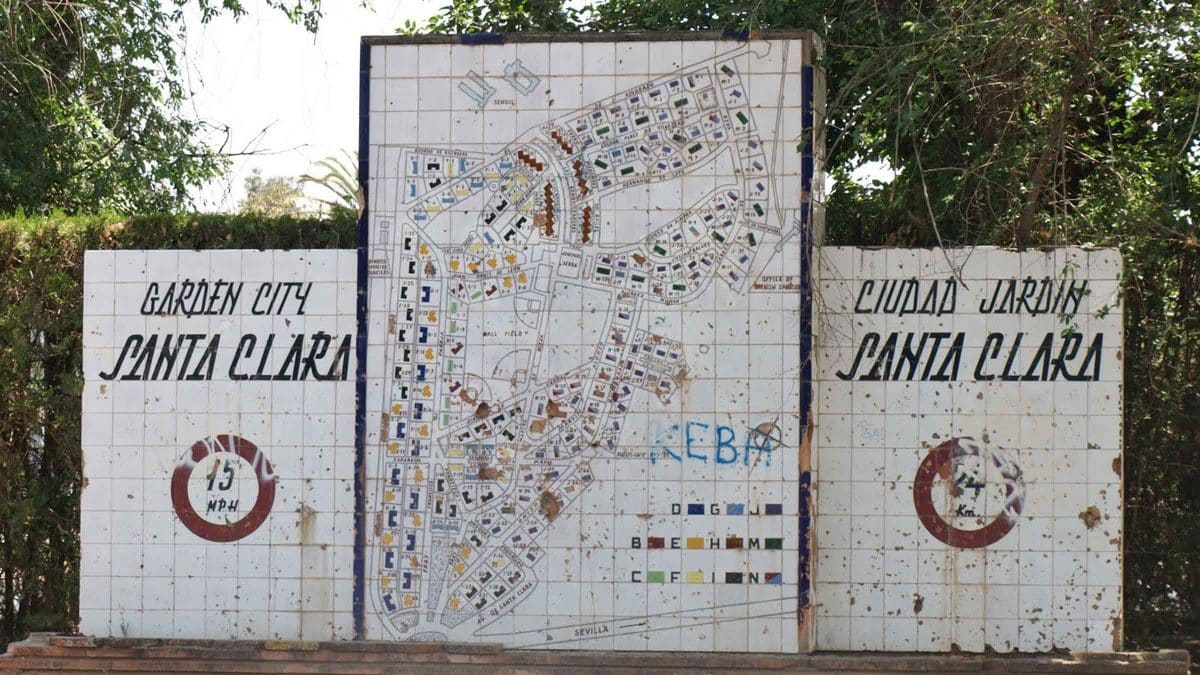 Cartel en el barrio de Santa Clara