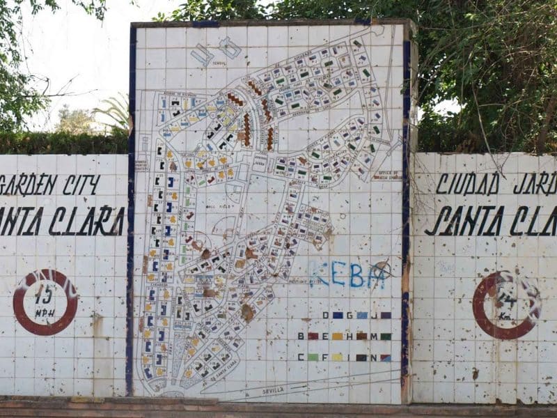 Cartel en el barrio de Santa Clara