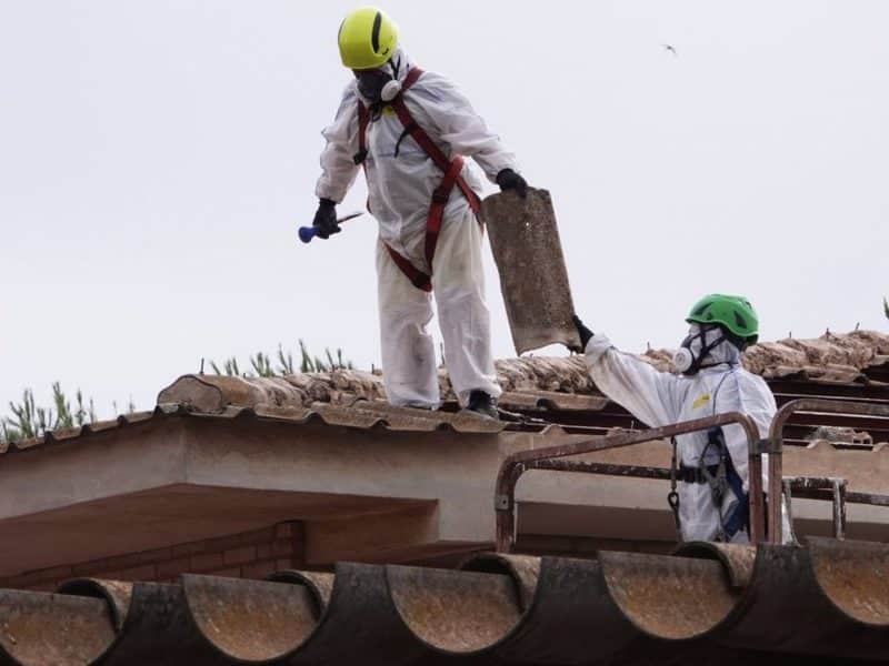 Desamiantados de confianza en Sevilla