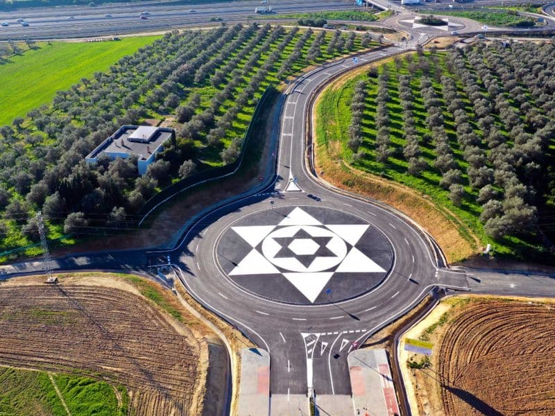 Imagen de la nueva rotonda en Espartinas