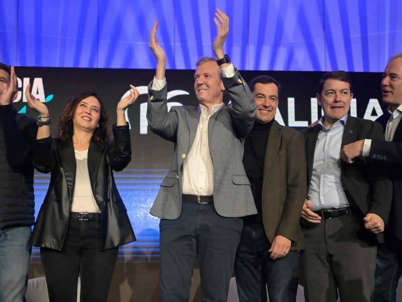 Isabel Díaz Ayuso junto a Juanma Moreno