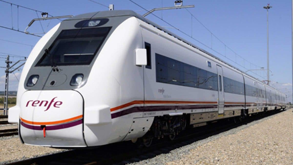 Tren de media distancia de Renfe. - Europa Press