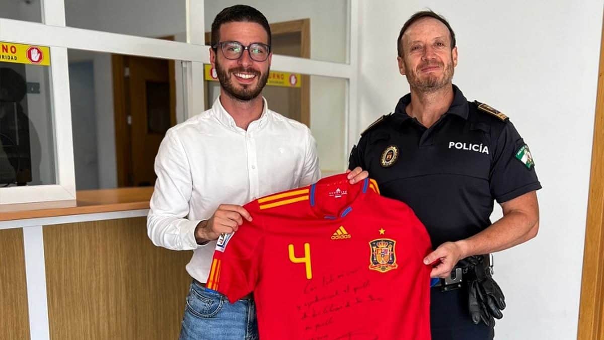 Recuperada la camiseta robada de Carlos Marchena que donó tras ganar el Mundial