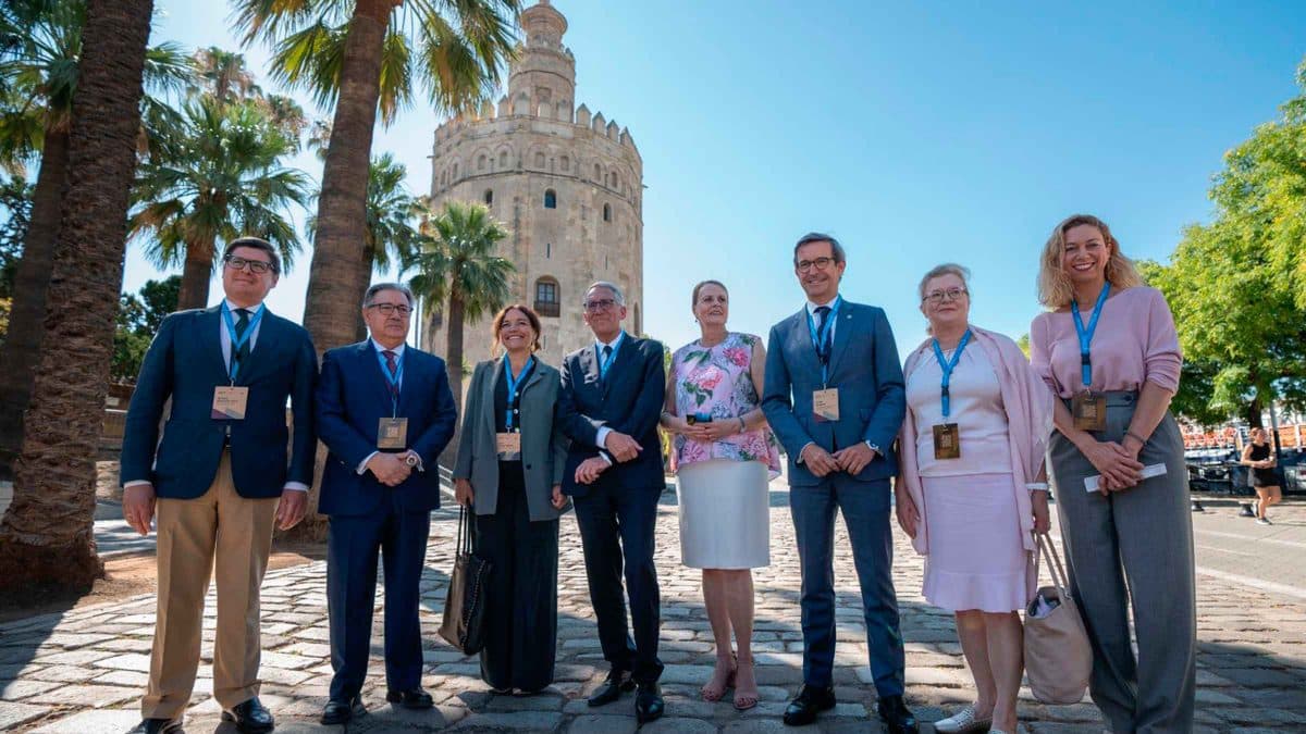 Imagen de asistentes a la presentación de INCITE, la iniciativa para la descarbonización industrial de la UE / EA