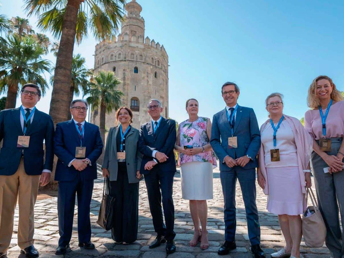 Imagen de asistentes a la presentación de INCITE, la iniciativa para la descarbonización industrial de la UE / EA