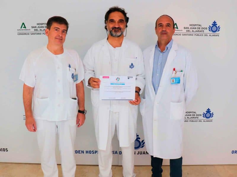 Médicos de los servicios de Urgencias y Oftalmología del Hospital San Juan de Dios del Aljarafe