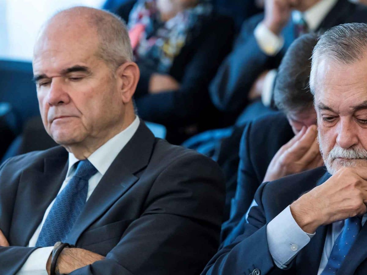 Imagen de los expresidentes Chaves y Griñán condenados por el Caso ERE que ahora se consulta en la UE / SA